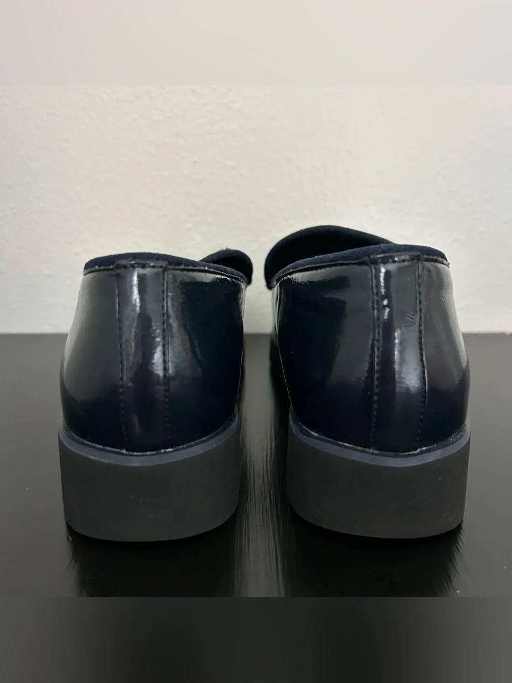 Donald Pliner Navy Crinkle Patent Leather Chunky Loafers Womens 8.5 Shoes